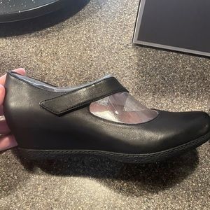 Brand new in box! Size 7.5-8 women’s per Dansko size chart online.